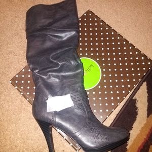 Kelly &Katie Grey Boots